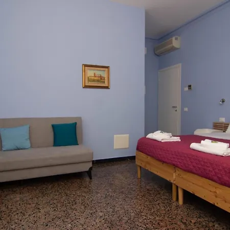 Corso Italia Nocleg ze śniadaniem *